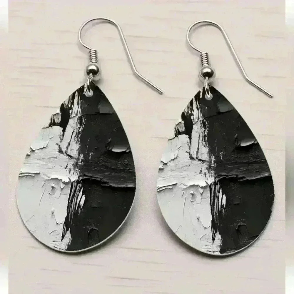 Black and white abstract oil painting printed tear drop pendant earrings - Picture 2 of 2
